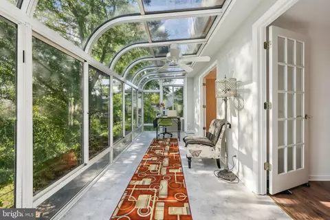 Entry Way - 211 S Barton St, Arlington, VA 22204 photo 4 of 4