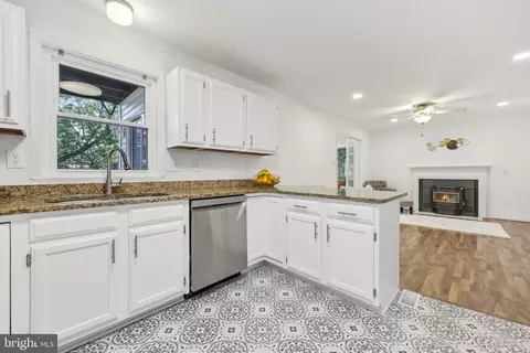 Kitchen - 211 S Barton St, Arlington, VA 22204 photo 2 of 2