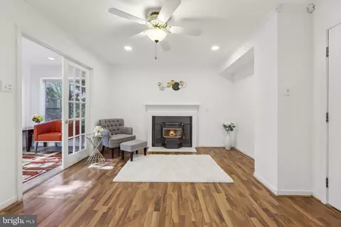 Living - 211 S Barton St, Arlington, VA 22204 photo 1 of 1