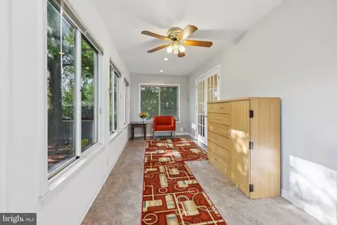 Entry Way - 211 S Barton St, Arlington, VA 22204 photo 1 of 4