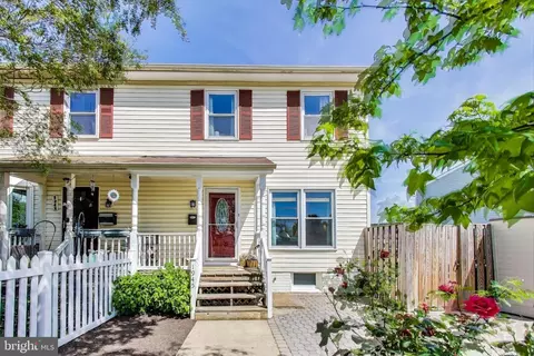 1945 S Lowell St S, Arlington, VA 22204