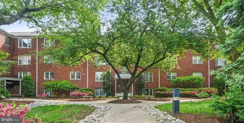 1425 N Nash St #N-104, Arlington, VA 22209