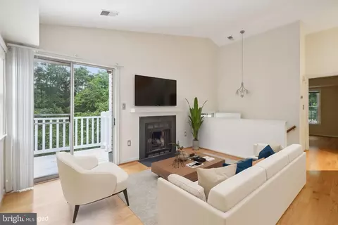 2921 S F S Woodley St, Arlington, VA 22206