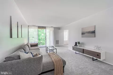 5065 7th Rd S #202, Arlington, VA 22204
