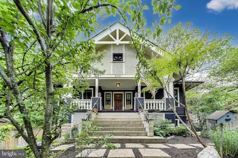 2332 N Tuckahoe St, Arlington, VA 22205