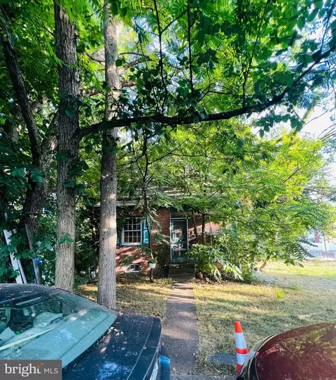 2810 5th St S, Arlington, VA 22204