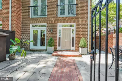 1036 N Randolph St, Arlington, VA 22201