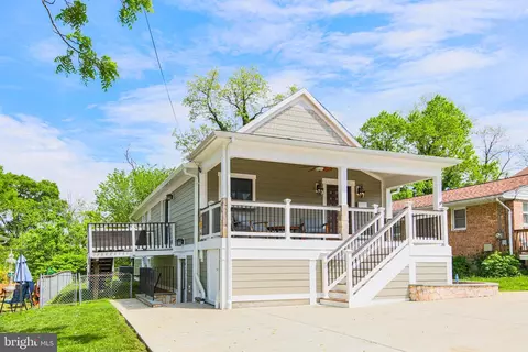 1549 11th St S, Arlington, VA 22204