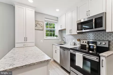 4829 27th Rd S, Arlington, VA 22206
