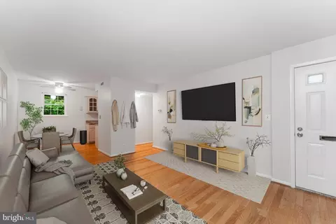 2605 S Walter Reed Dr #A, Arlington, VA 22206
