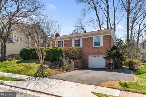 3858 N Tazewell St, Arlington, VA 22207