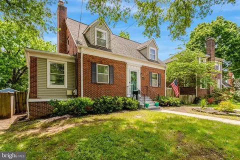 2914 6th St S, Arlington, VA 22204