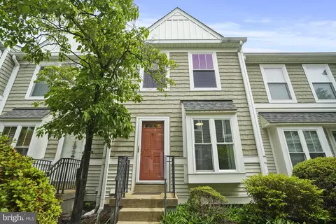 3823 9th Rd S, Arlington, VA 22204