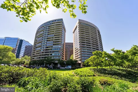 1300 Crystal Dr #1408S, Arlington, VA 22202