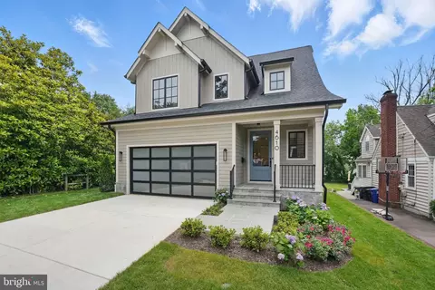 4610 17th St N, Arlington, VA 22207