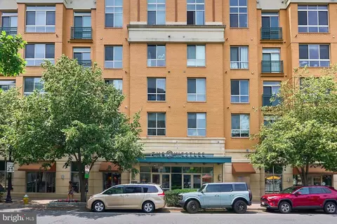 2200 N Westmoreland St #325, Arlington, VA 22213