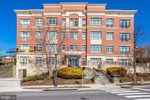 2801 Langston Blvd #305, Arlington, VA 22201