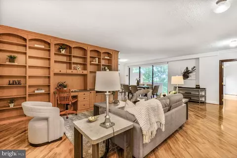 4141 N Henderson Rd #726, Arlington, VA 22203