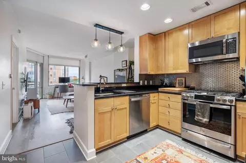 3650 S Glebe Rd #450, Arlington, VA 22202