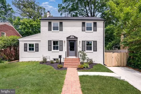 5141 10th St N, Arlington, VA 22205