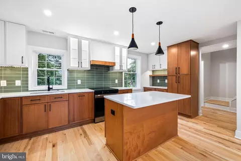 3373 S Stafford St #B2, Arlington, VA 22206