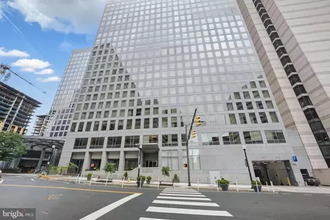 1111 19th St N #2108, Arlington, VA 22209