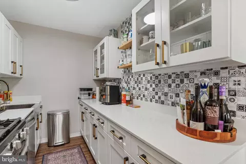 1200 S Arlington Ridge Rd #314, Arlington, VA 22202