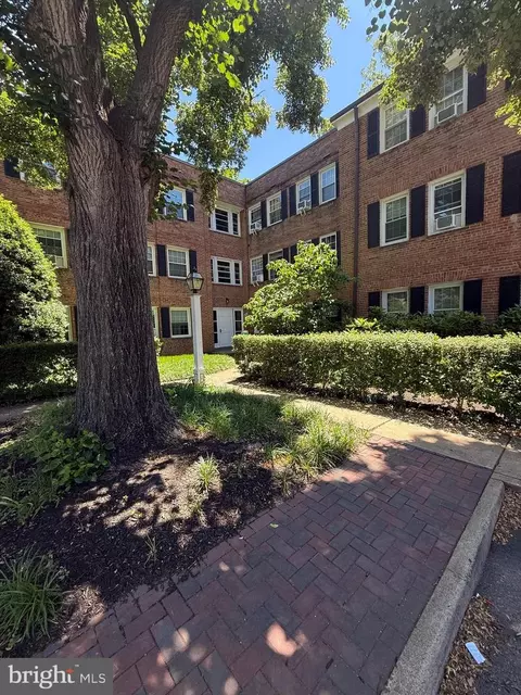 5104 Columbia Pike #6, Arlington, VA 22204