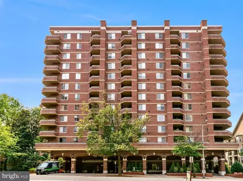 1276 N Wayne St #300, Arlington, VA 22201
