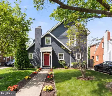 3209 12th St S, Arlington, VA 22204