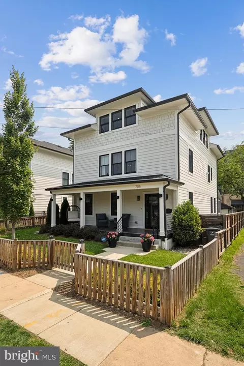 705 N Barton St, Arlington, VA 22201