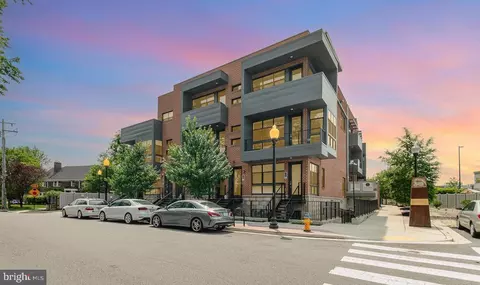 1110 S Highland St #3, Arlington, VA 22204
