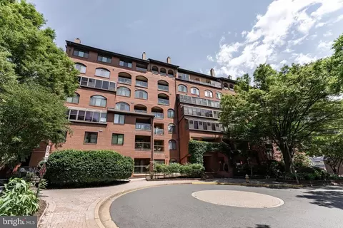 1029 N Stuart St #526, Arlington, VA 22201