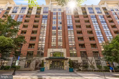 1021 N Garfield St #B37, Arlington, VA 22201