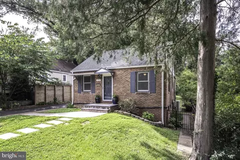 4741 20th St N, Arlington, VA 22207