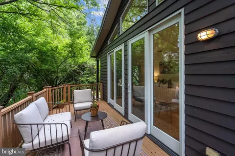 Exterior - 4834 8th St S, Arlington, VA 22204 photo 6 of 13