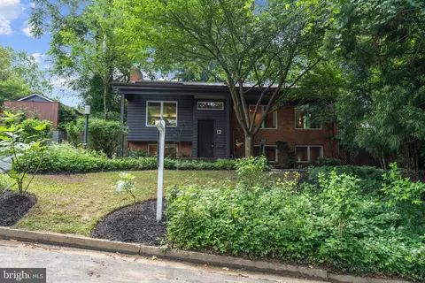 Exterior - 4834 8th St S, Arlington, VA 22204 photo 2 of 13