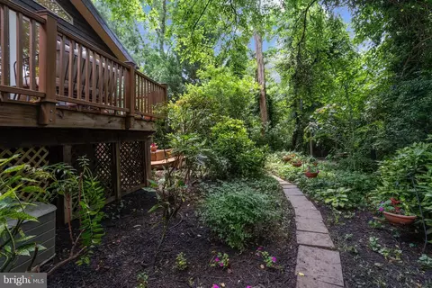 Exterior - 4834 8th St S, Arlington, VA 22204 photo 10 of 13