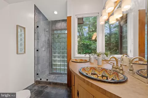 Bath - 4834 8th St S, Arlington, VA 22204 photo 1 of 3