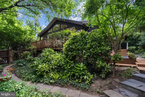 Exterior - 4834 8th St S, Arlington, VA 22204 photo 11 of 13