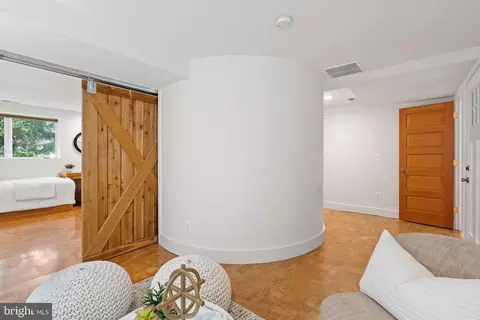 Entry Way - 4834 8th St S, Arlington, VA 22204 photo 8 of 9