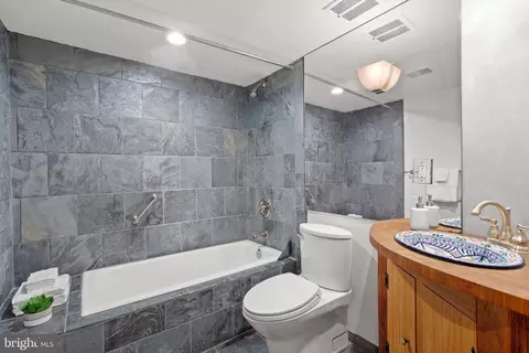 Bath - 4834 8th St S, Arlington, VA 22204 photo 3 of 3