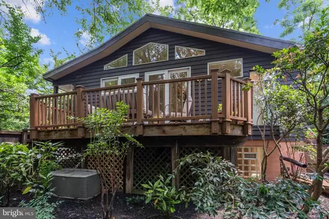 Exterior - 4834 8th St S, Arlington, VA 22204 photo 5 of 13