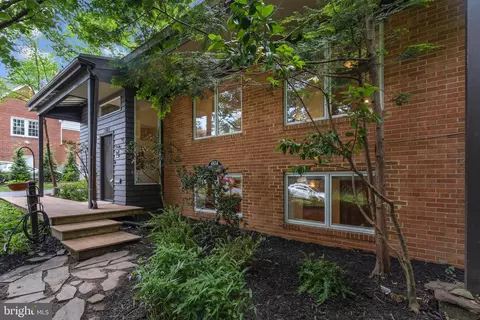 Exterior - 4834 8th St S, Arlington, VA 22204 photo 9 of 13