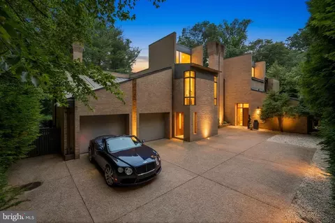 400 Chain Brg, Mclean, VA 22101