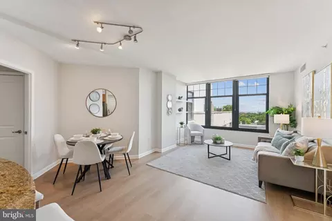 1021 N Garfield St #930, Arlington, VA 22201