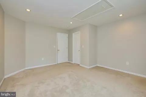 Bedroom - 3820 Lorcom Ln, Arlington, VA 22207 photo 6 of 8