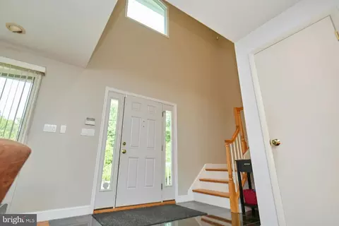 Entry Way - 3820 Lorcom Ln, Arlington, VA 22207 photo 1 of 7
