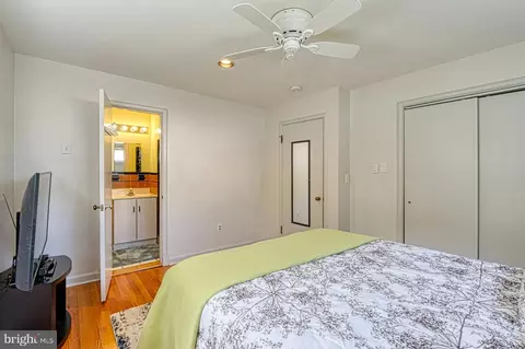 Bedroom - 3820 Lorcom Ln, Arlington, VA 22207 photo 2 of 8