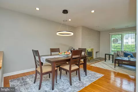Dining - 3820 Lorcom Ln, Arlington, VA 22207 photo 3 of 3